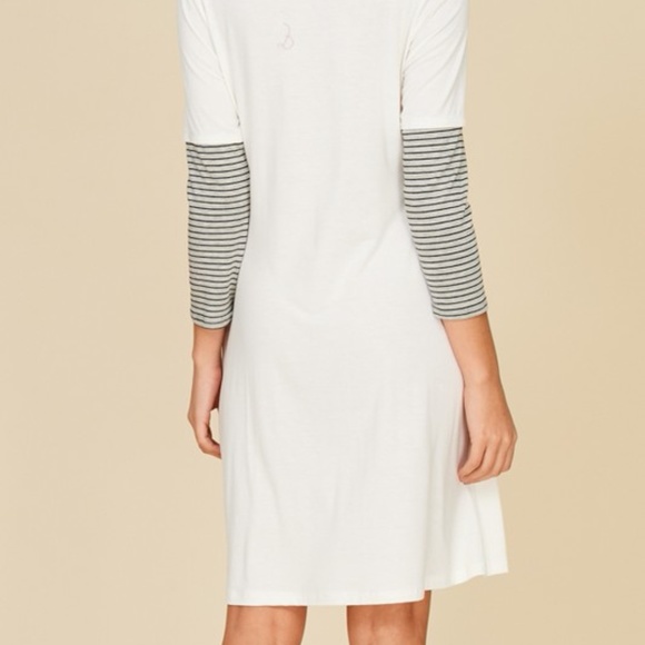 All Sizes---3/4 Sleeve Contrast Stripe Dress - Picture 3 of 3